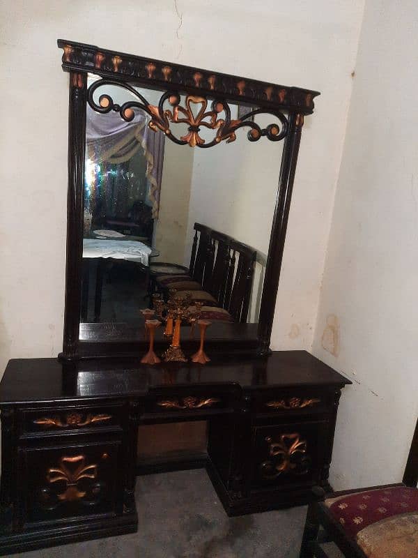 dressing table 0