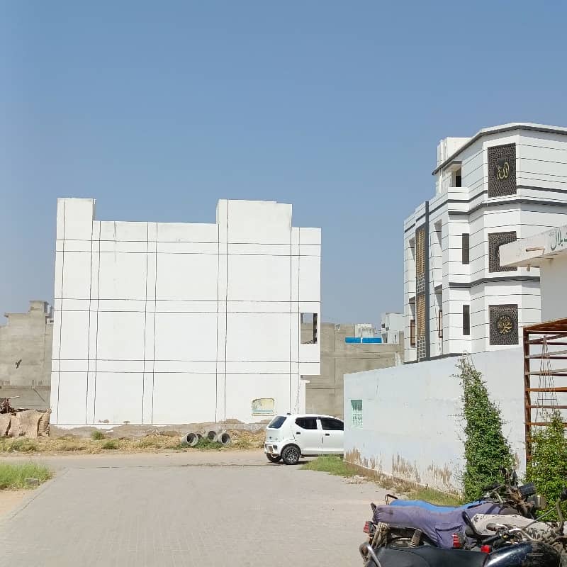 120 sq yard Transfer plot near Masjid e Ayesha Block 1 SAADI GARDEN 5