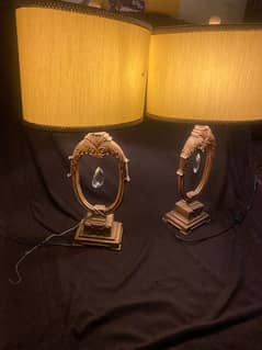 Formal side table/Decorative lamps