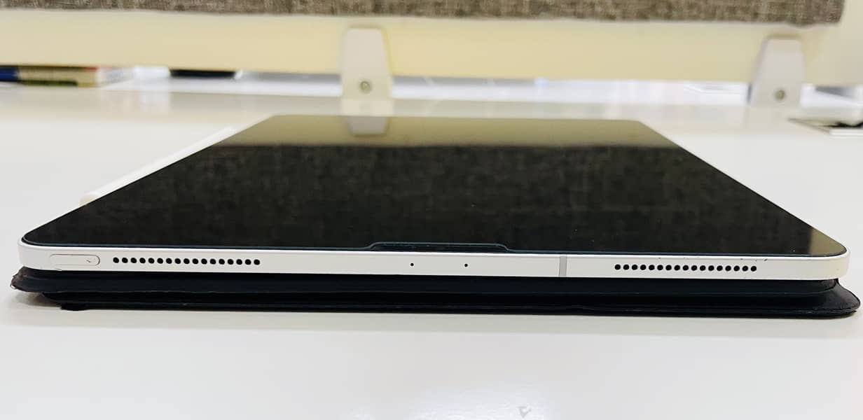 iPad Pro (12.9-inch) (4th generation) 3