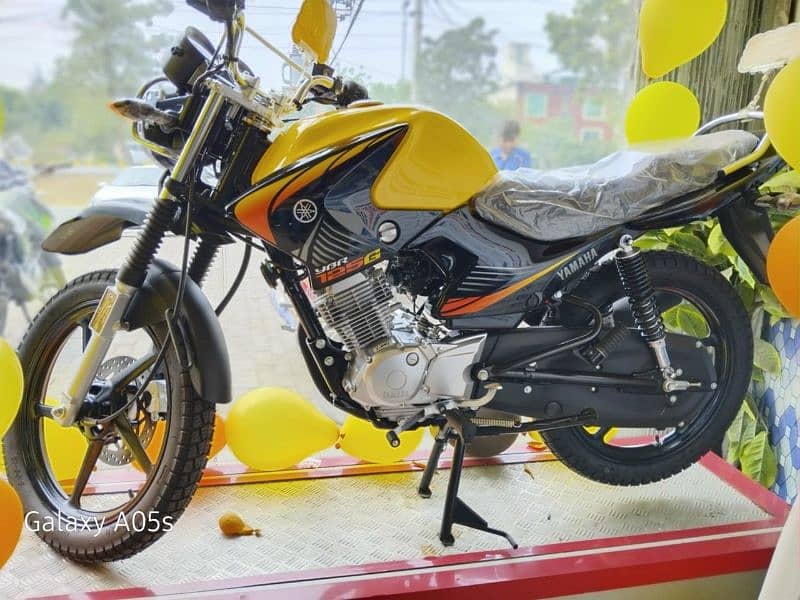 Yamaha Ybr 125G yellow color Model 2024- 2025 7