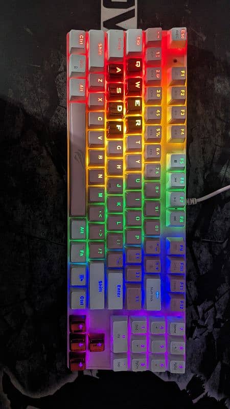 Havit mechanical Gaming Keyboard with box and extra keycaps 3