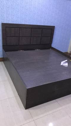 king size Bed 6 x 6.5 with mattress