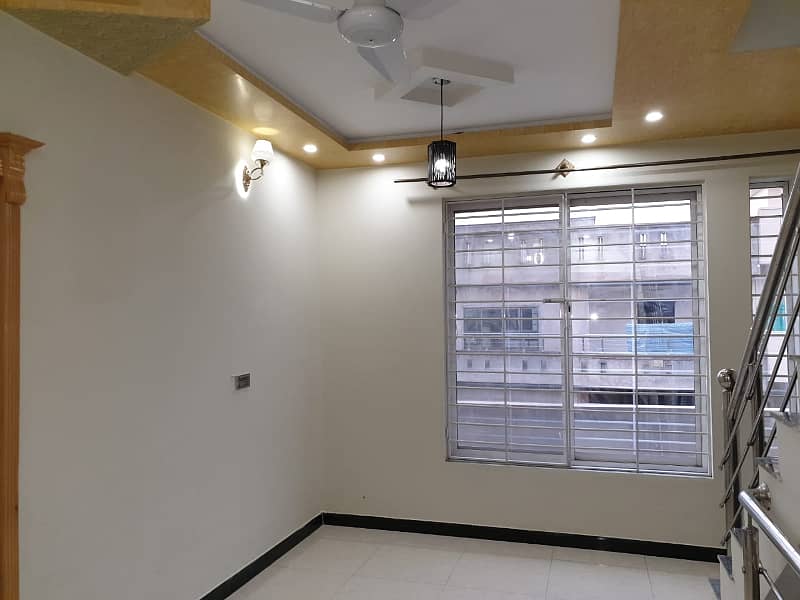 10marla 3beds DD TV lounge kitchen attached baths neat clean ground portion for rent in G 13 4 islamabad 0