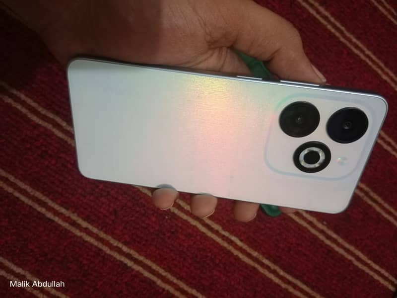 Urgent sale infinix smart 8 , 4-64  Condition 10/10 Pearl white color 3