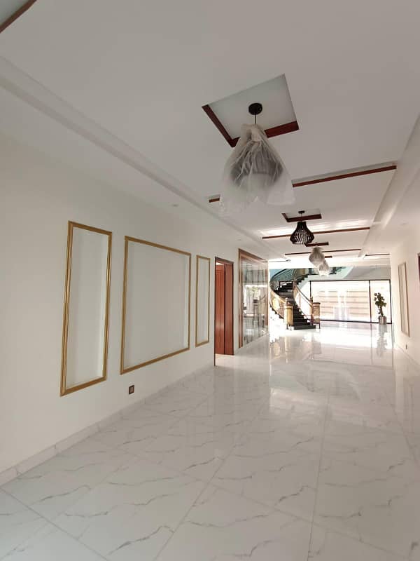 1000sq yd Luxury Villa with Designer Kitchen, Washroom and Elevation. Ready to Move 15