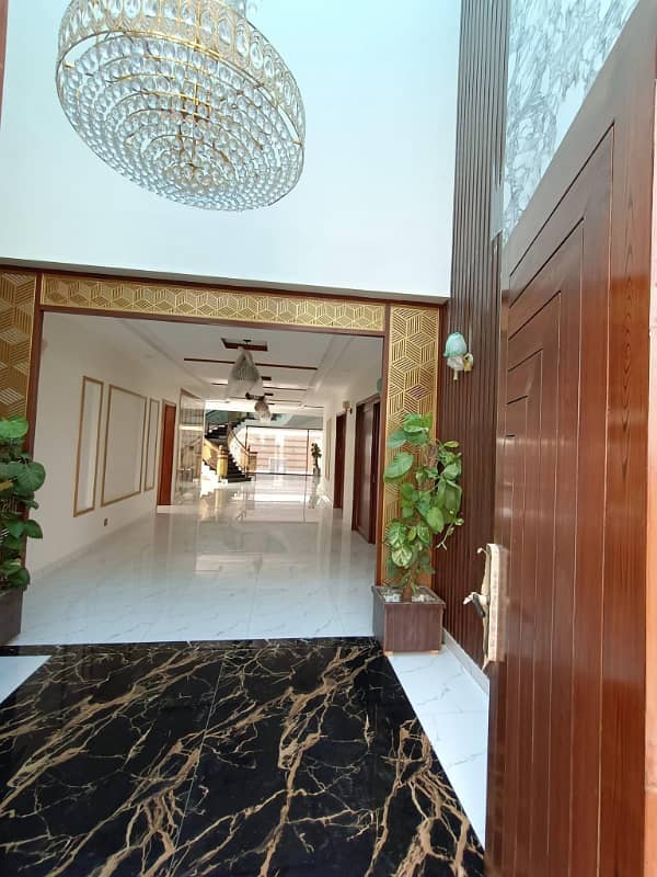 1000sq yd Luxury Villa with Designer Kitchen, Washroom and Elevation. Ready to Move 17