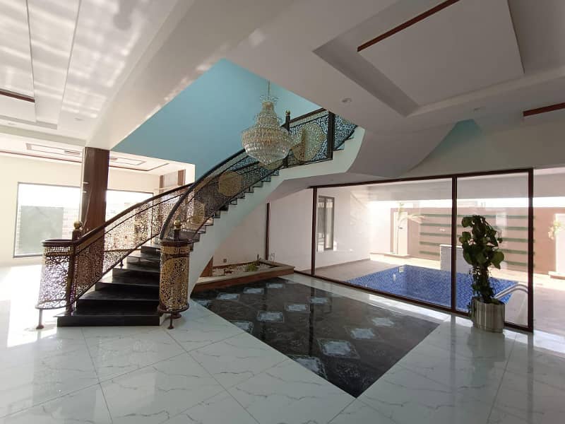 1000sq yd Luxury Villa with Designer Kitchen, Washroom and Elevation. Ready to Move 18