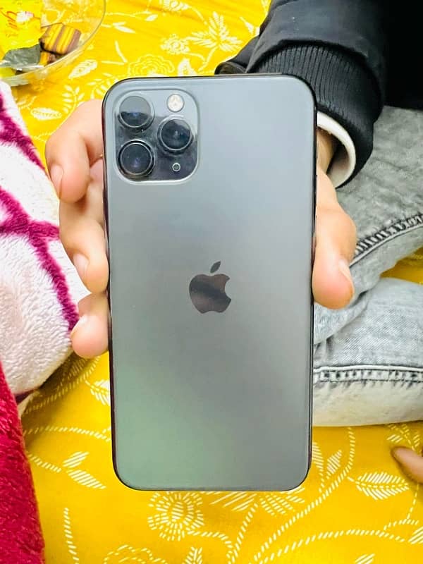 I phone 11 pro (256gb non pta) 0