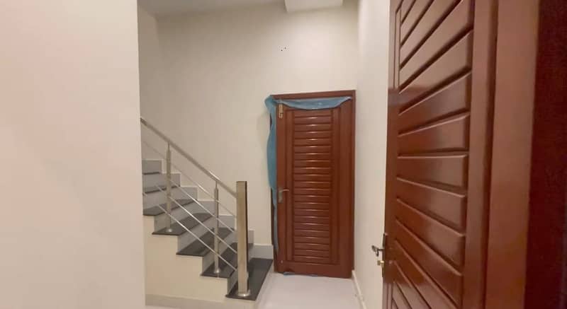 Ready to move 272sq yd 4 & 5 Bedroom DDL Luxury Villa FOR SALE. Only 4km from Main Entrance of BTK. Near GRAND MOSQUE, A-Plus Quality Construction. 8