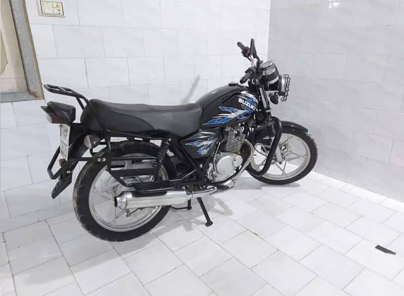 Suzuki GS SE 150 2020 model karachi 4