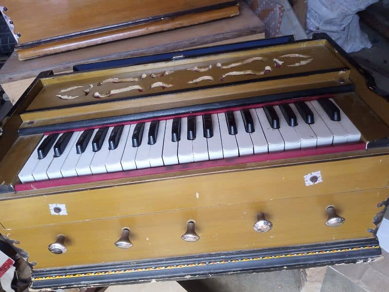 BASS HARMONIUM 3