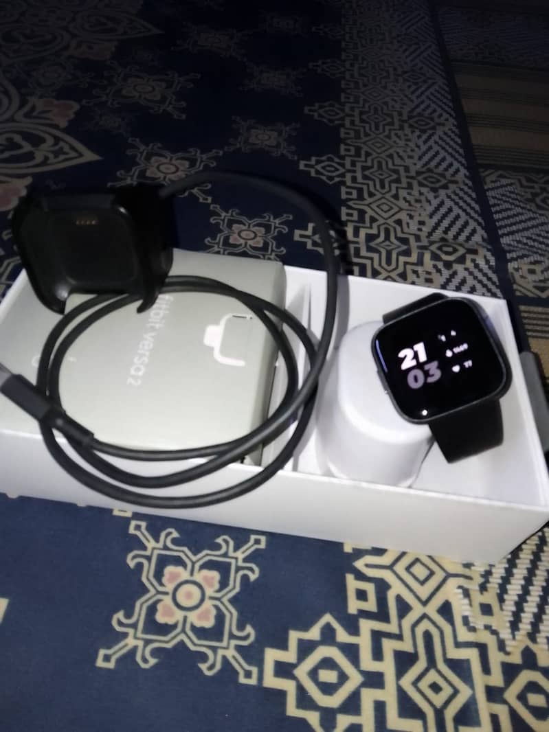 Fitbit Versa 2 Health and Fitness Smartwatch 2