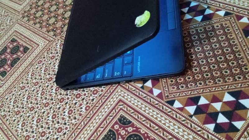 Dell 5540 i5 4gen touch screen 5