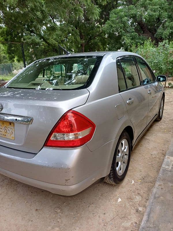 Nissan Tiida 2008 9