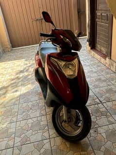 United scooty 100 cc