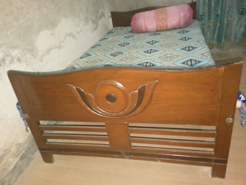 Single wooden bed 1