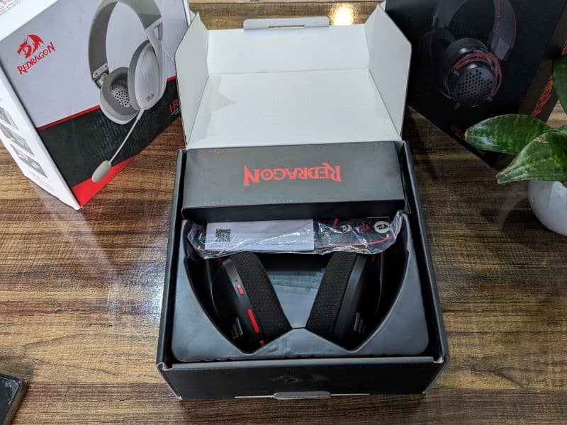 Red dragon H848 Bluetooth Wireless Gaming Headset 5