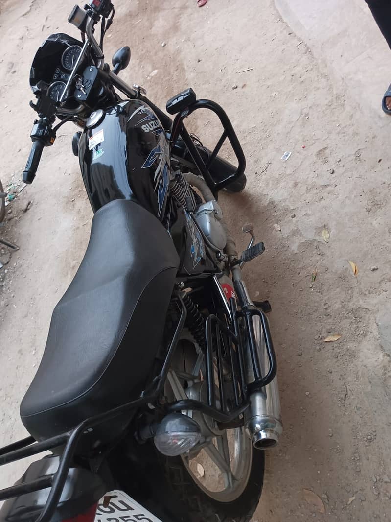 Suzuki GS SE 150 model 2021 Karachi 4