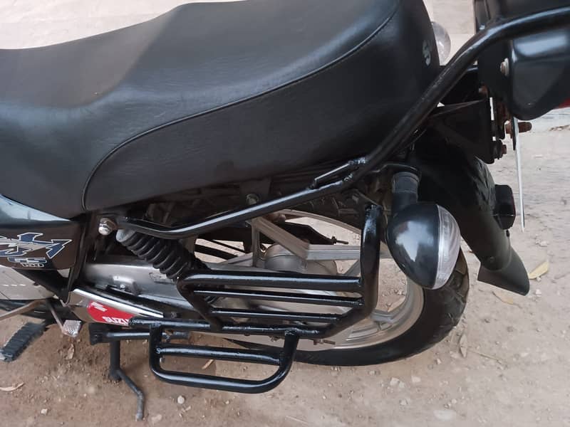 Suzuki GS SE 150 model 2021 Karachi 8