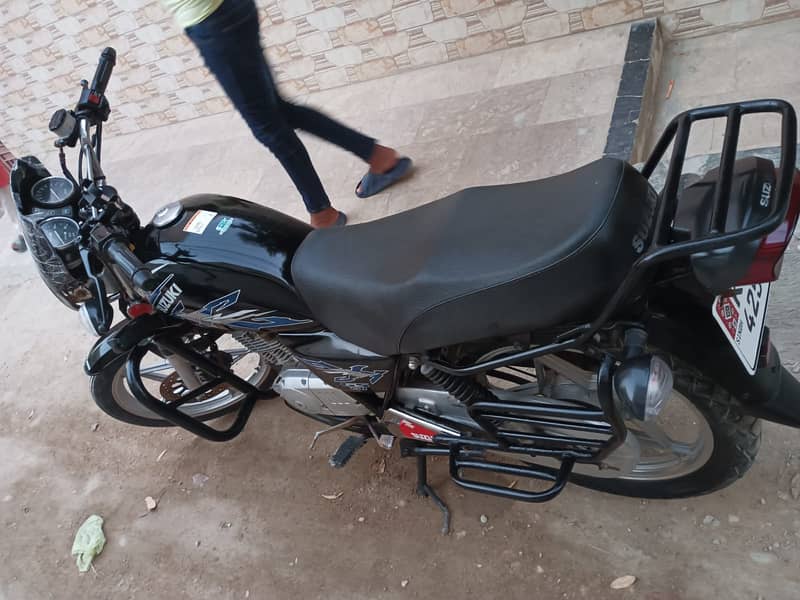 Suzuki GS SE 150 model 2021 Karachi 9