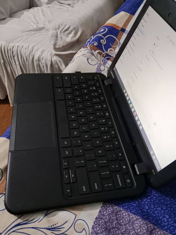 Lenovo chromebook condition 10/10 3