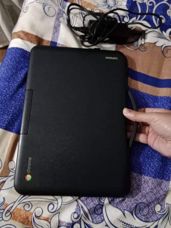 Lenovo chromebook condition 10/10 5