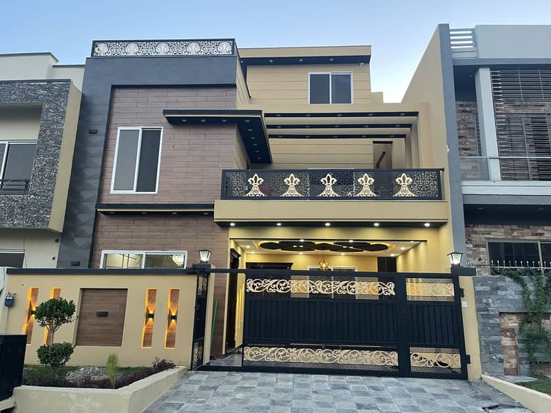 7 Marla Brand New Block E House for Sale 0