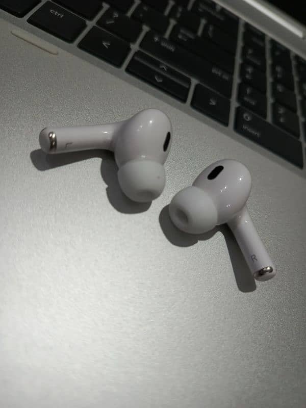 Apple Airpods pro 2 New condition 2