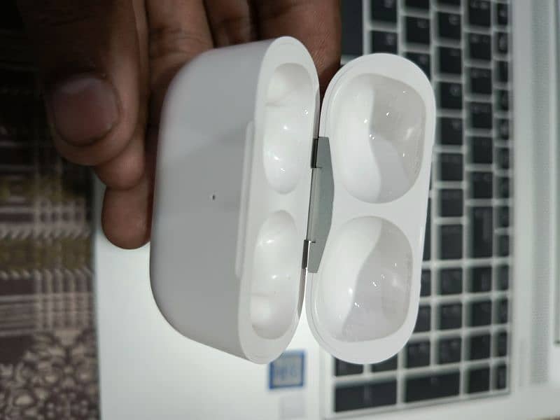 Apple Airpods pro 2 New condition 4