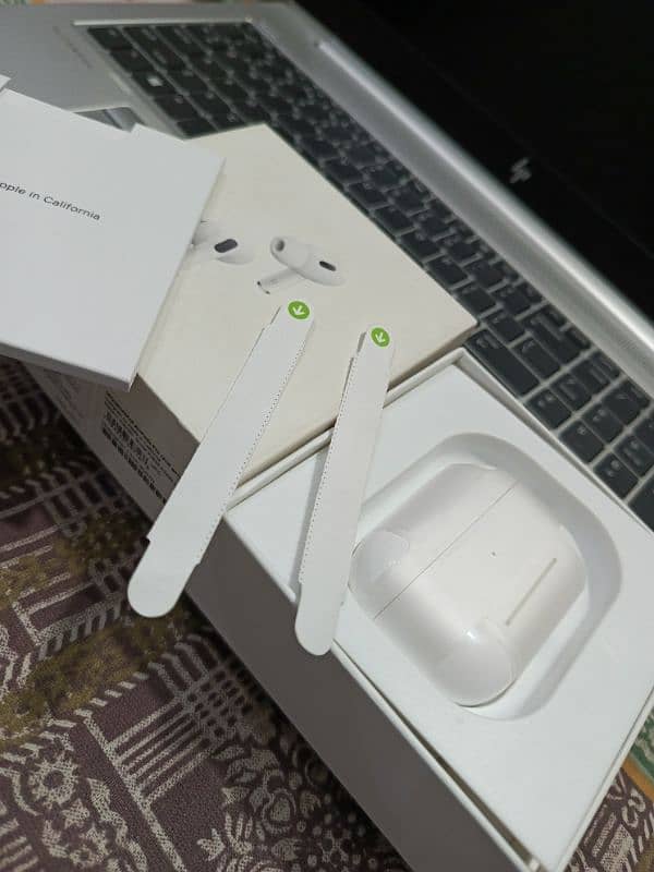 Apple Airpods pro 2 New condition 7