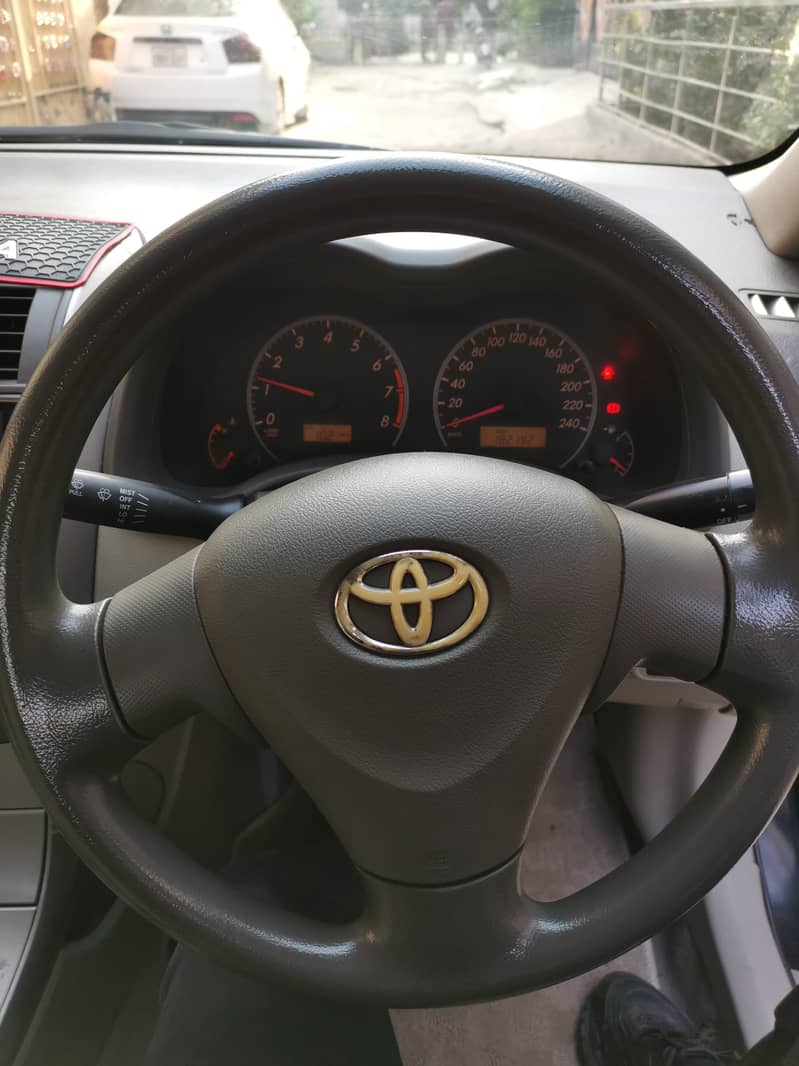 Toyota Corolla XLI VVTI 2010 8