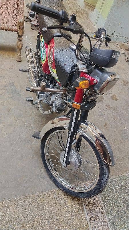 jis bhai ny Lena ho wo rabta kry Bike biklo new condition my Hy o 1