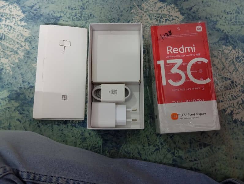 Redmi 13C 128/6gb in black colour 0