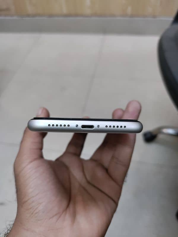 iphone 11 128GB  Dual PTA 4