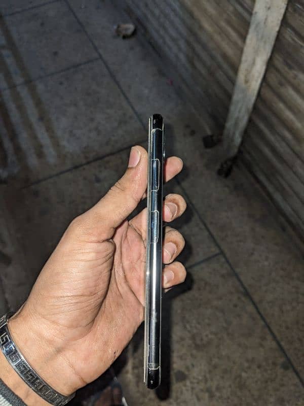 Iphone Xs Max Non Pta All original parts only back change 3