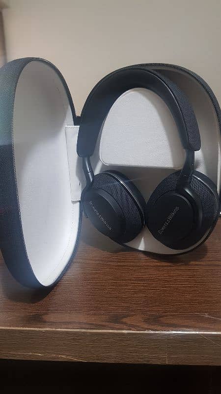 Bowers and Wilkins Headphones Px7 S2 0