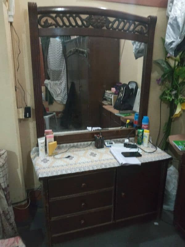 Dressing Table Excellent Condition 0