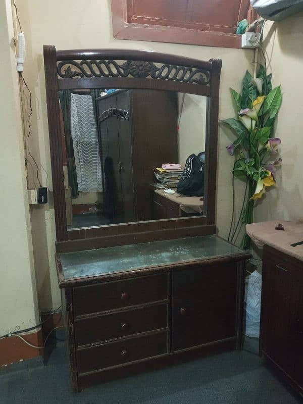 Dressing Table Excellent Condition 1