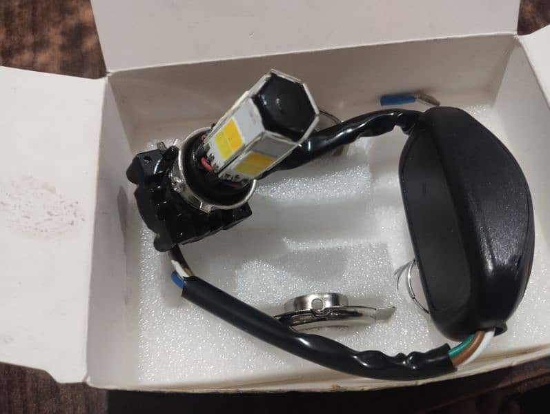 M6 light for sale With full box final 950 2