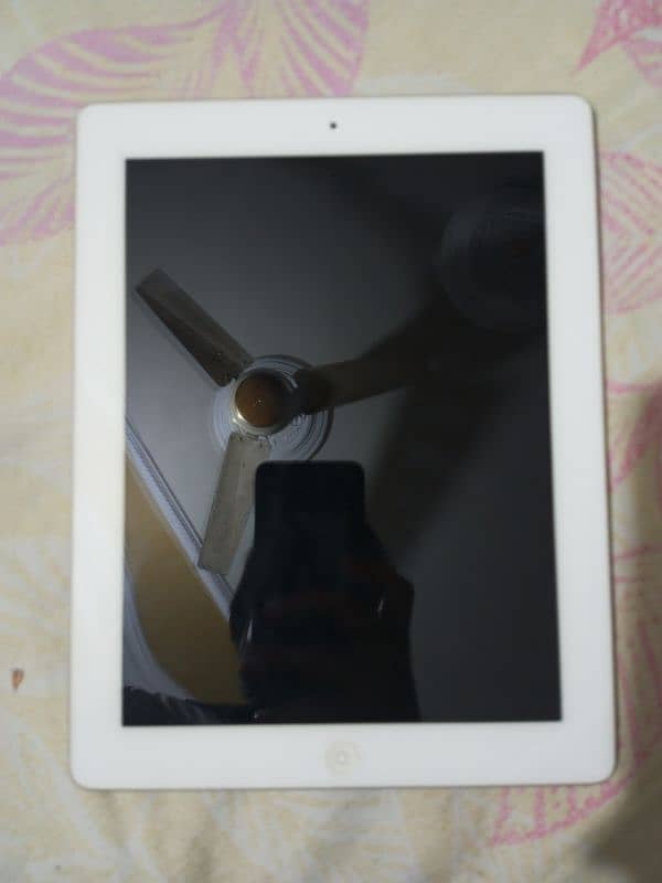 Apple IPad 4 mint condition 1