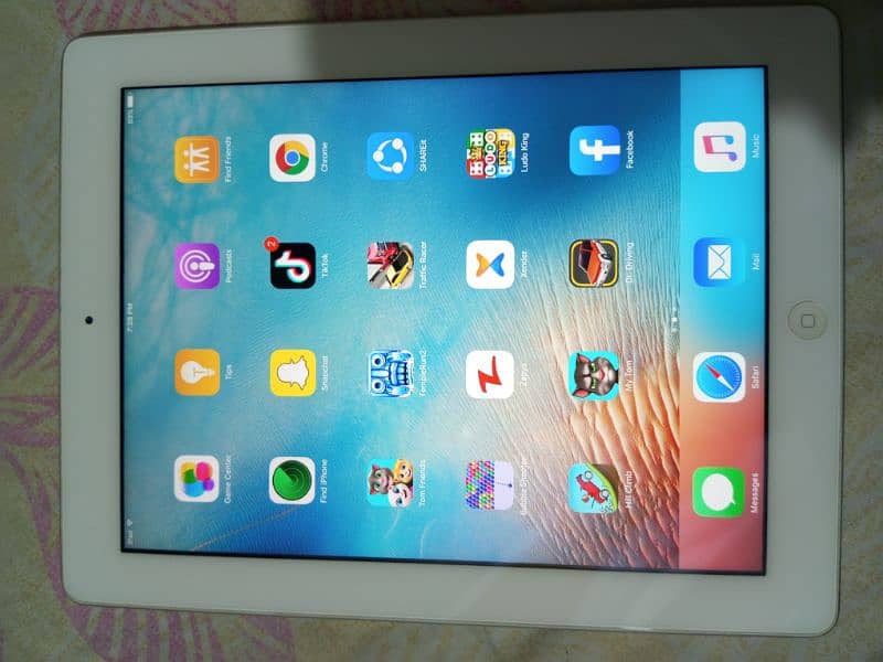 Apple IPad 4 mint condition 2