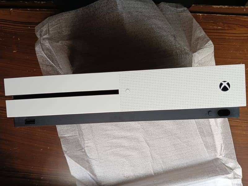 Xbox one S 1tb 11