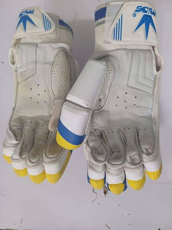 Mids Test Batting Gloves 5