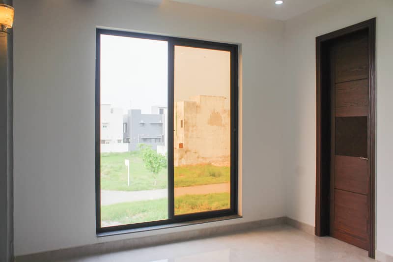 5 MARLA BEAUTIFUL BUNGALOW IS AVAILABLE FOR RENT IN THE BEST BLOCK OF DHA PHASE 9 TOWN LAHORE 6