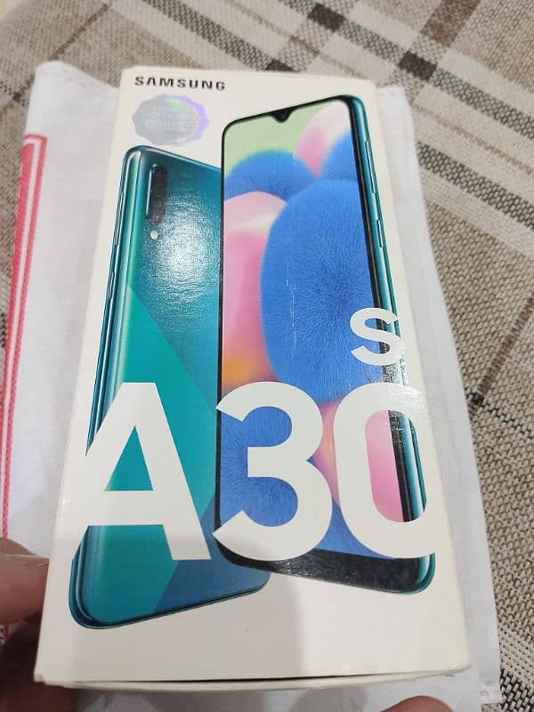 Samsung Galaxy A30s 0