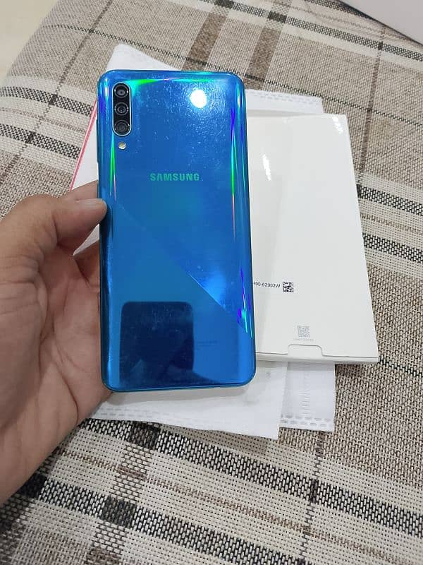 Samsung Galaxy A30s 3