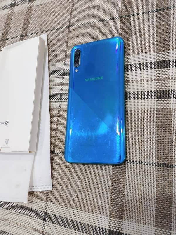 Samsung Galaxy A30s 4