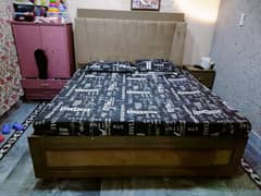 King size 6/6.50 double bed with 2 side tables