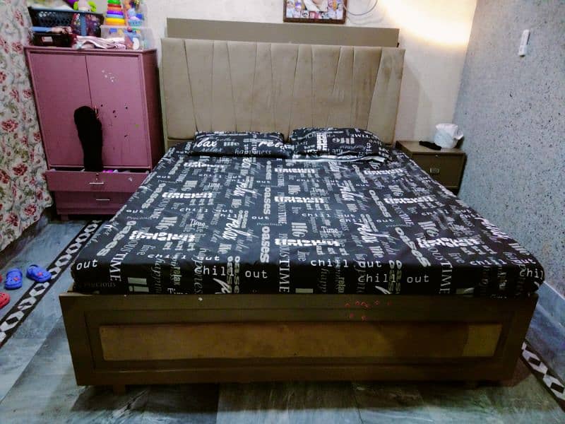 King size 6/6.50 double bed with 2 side tables 0